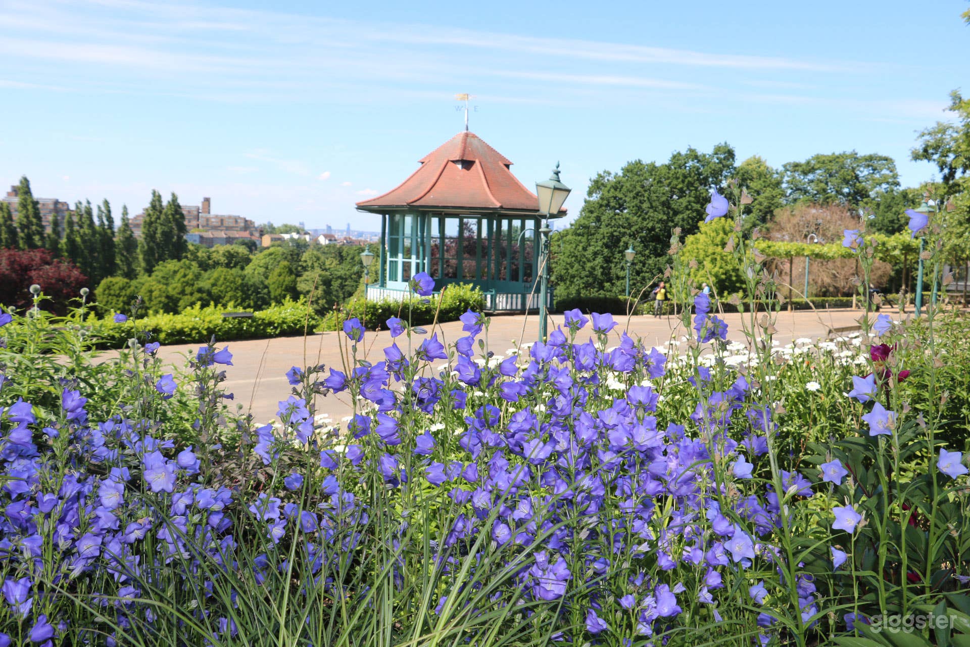 Bandstand with London skyline views Photo 2