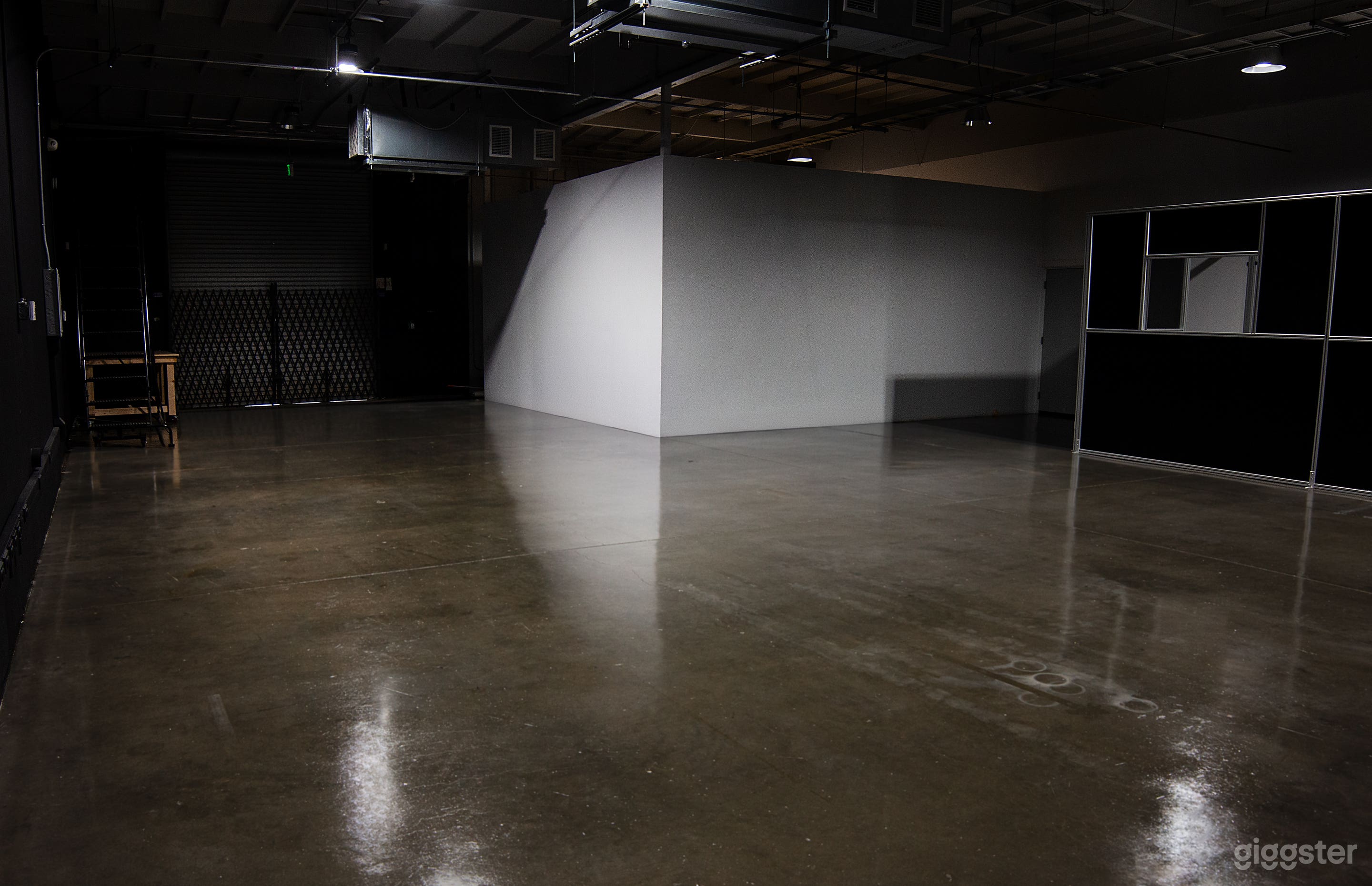 Photography Studio / Film / Video Photo 3