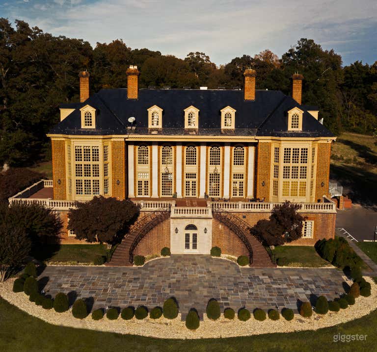  Drone footage of the back of the estate that faces the James River. 