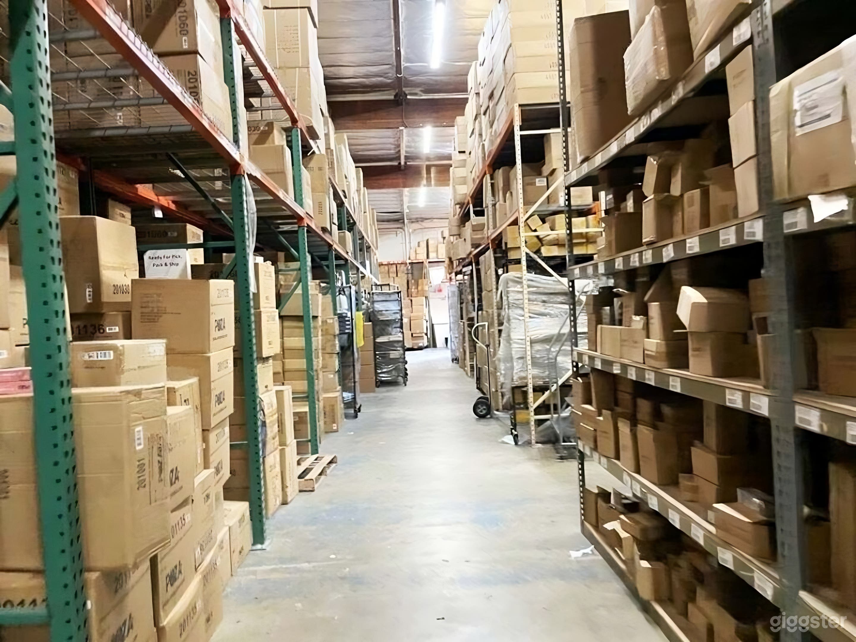 Creative &amp; Spacious Warehouse in LA Photo 2