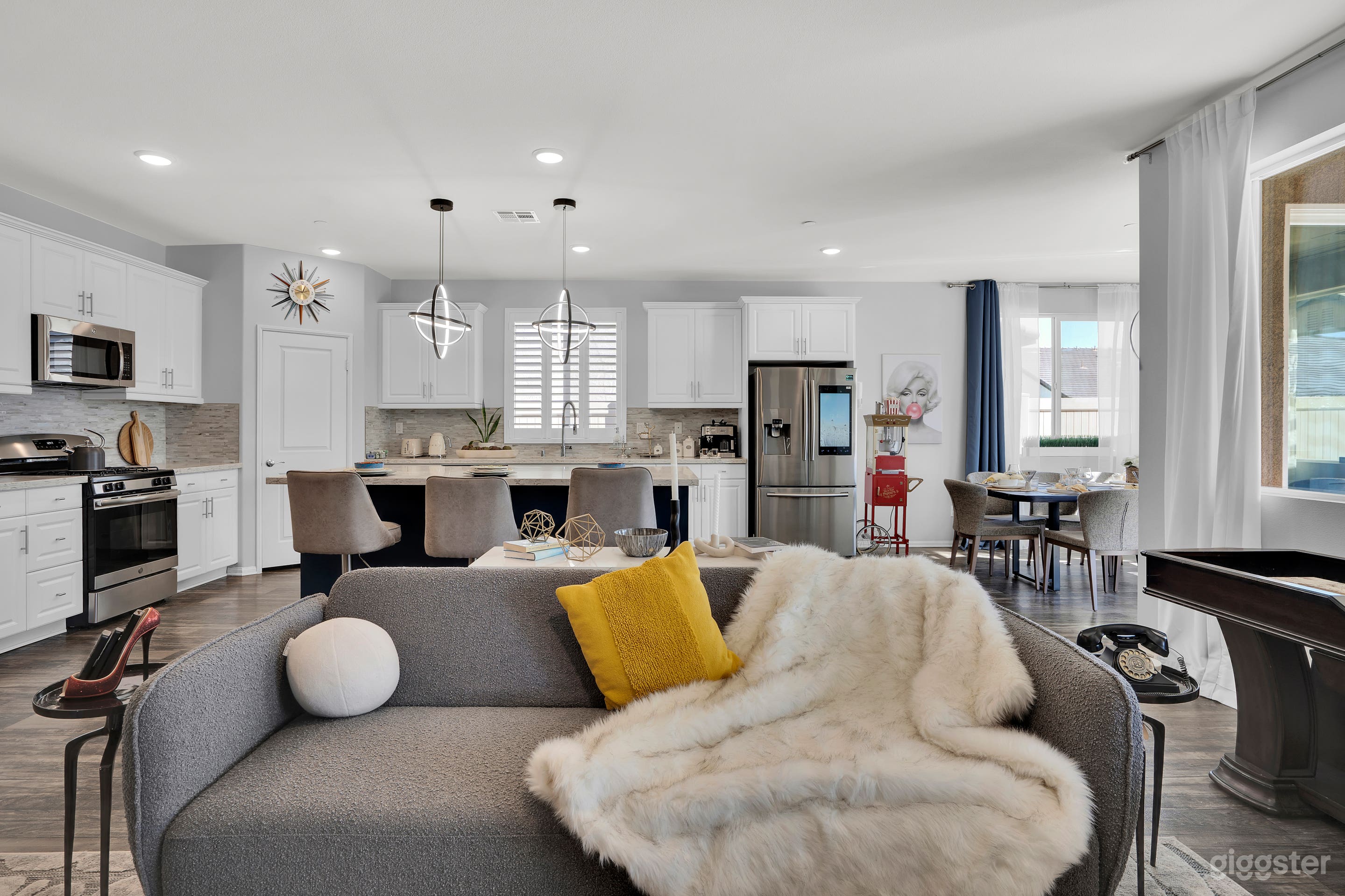 Mid-Century Modern Vibe