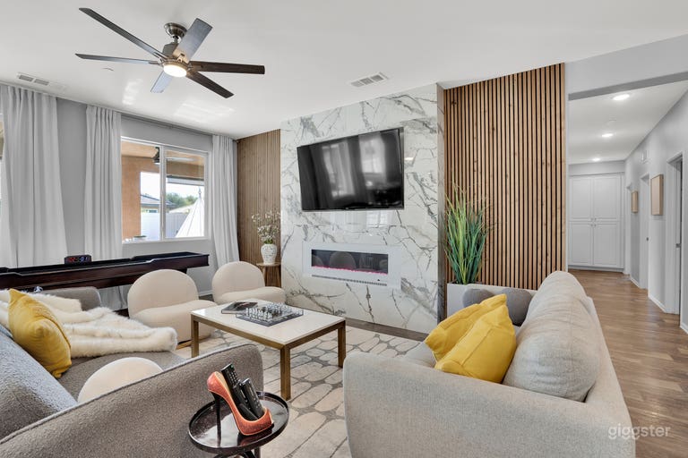  Monroe~Chic and Modish Home 