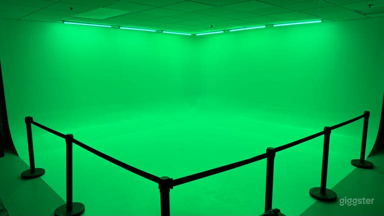  Multicolor Cyclorama Studio - Video | Film | Photo | Podcast 