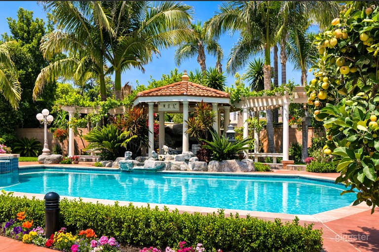  Private Tropical Pool Backyard with Gazebo & Palm Trees 