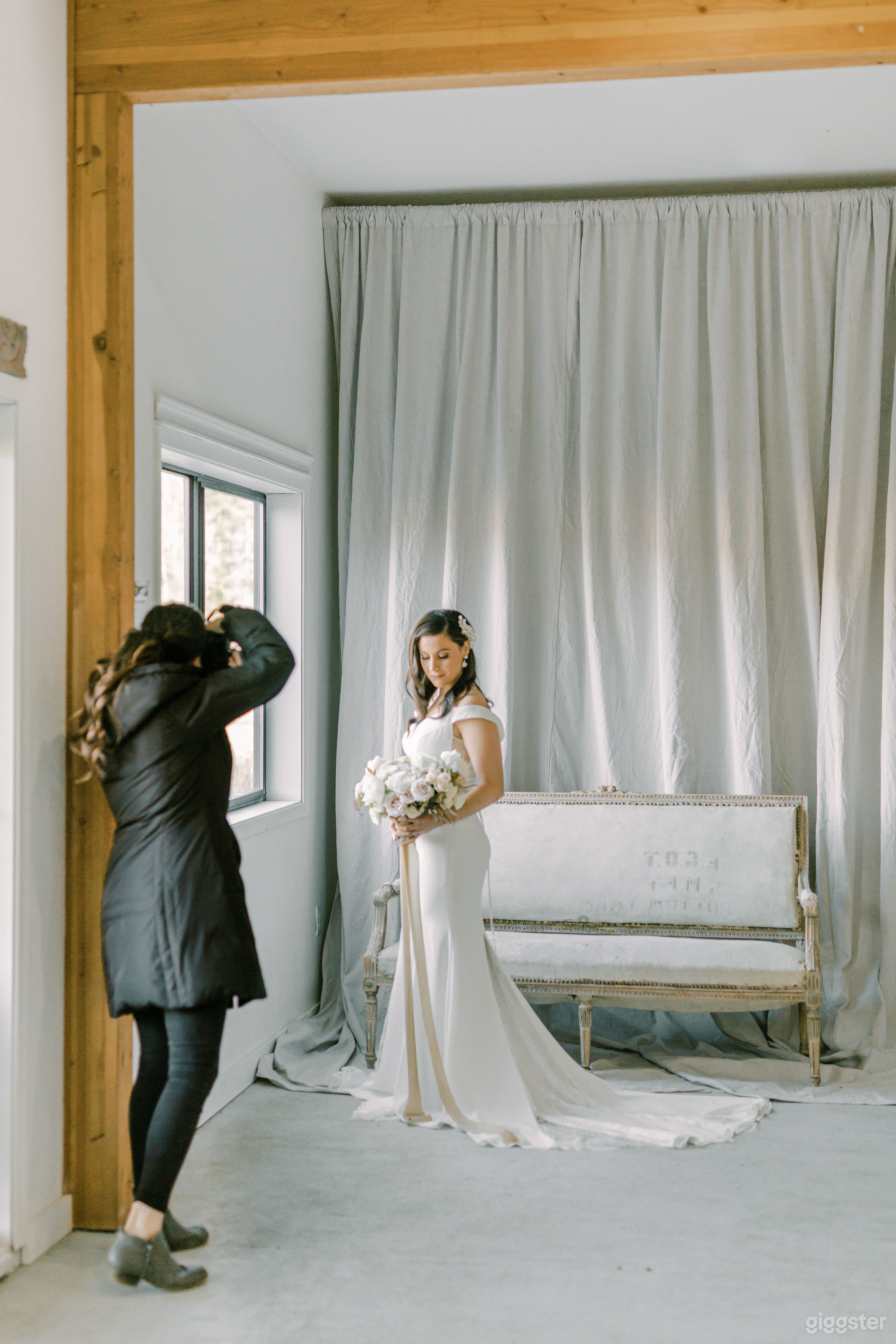 Bright natural light with a refined backdrop 

new here so more photos to come! 

ig @norman_farms

styled by @fionalouisedesign photo by @somethingminted