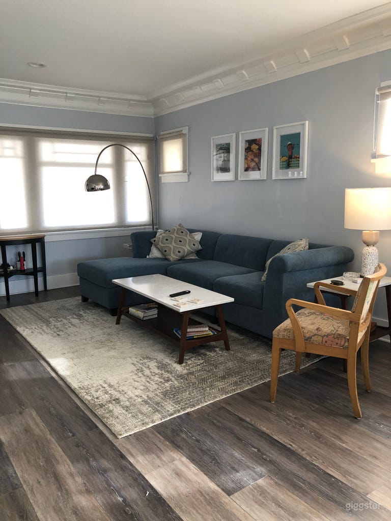  Living room lounge area 