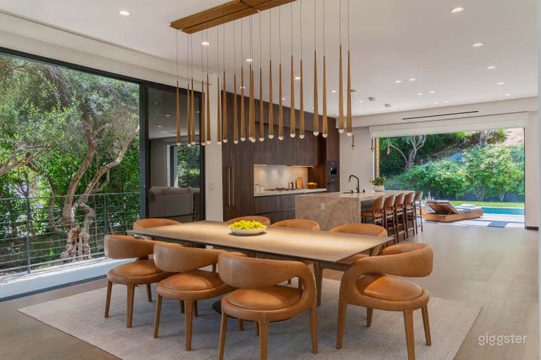  Villa Alfi by LuxJB: Design Award-Winner Hollywood Hills Mansion with Amazing Views! 