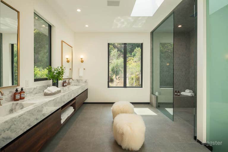  Villa Alfi by LuxJB: Design Award-Winner Hollywood Hills Mansion with Amazing Views! 