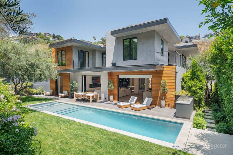  Villa Alfi by LuxJB: Design Award-Winner Hollywood Hills Mansion with Amazing Views! 