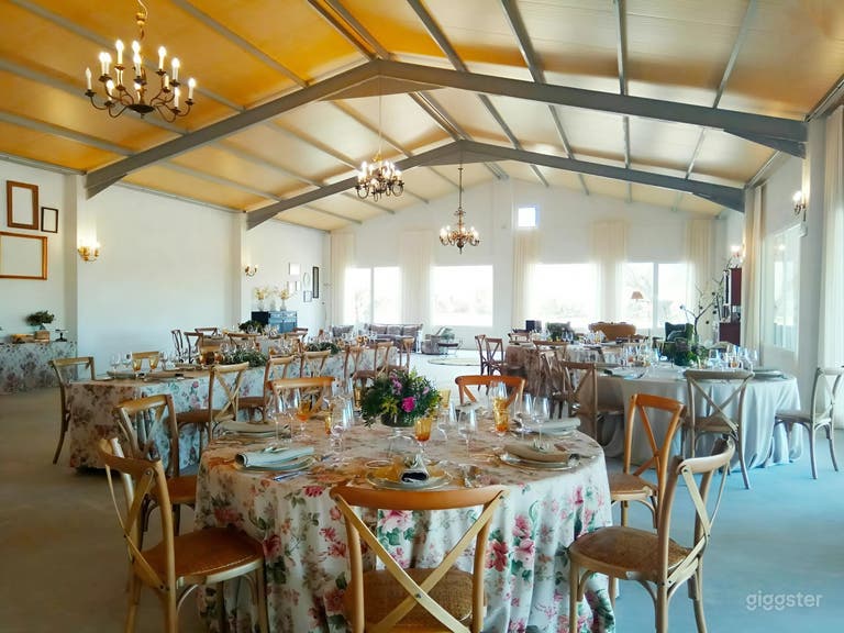  Nave industrial con techos altos y vistas panorámicas 