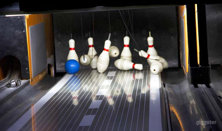  Bowl Without the Wait - Bowling Lanes 