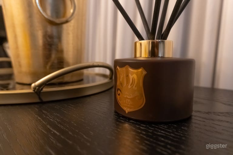  Glam Beauty Content Studio & Vanity Photo Set 