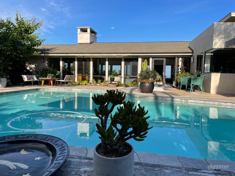  La Jolla Pool exterior 