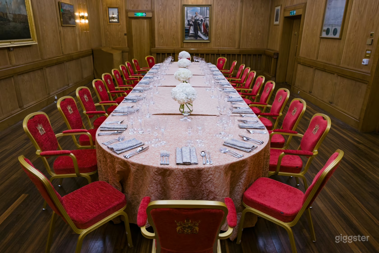  The Court Room 
