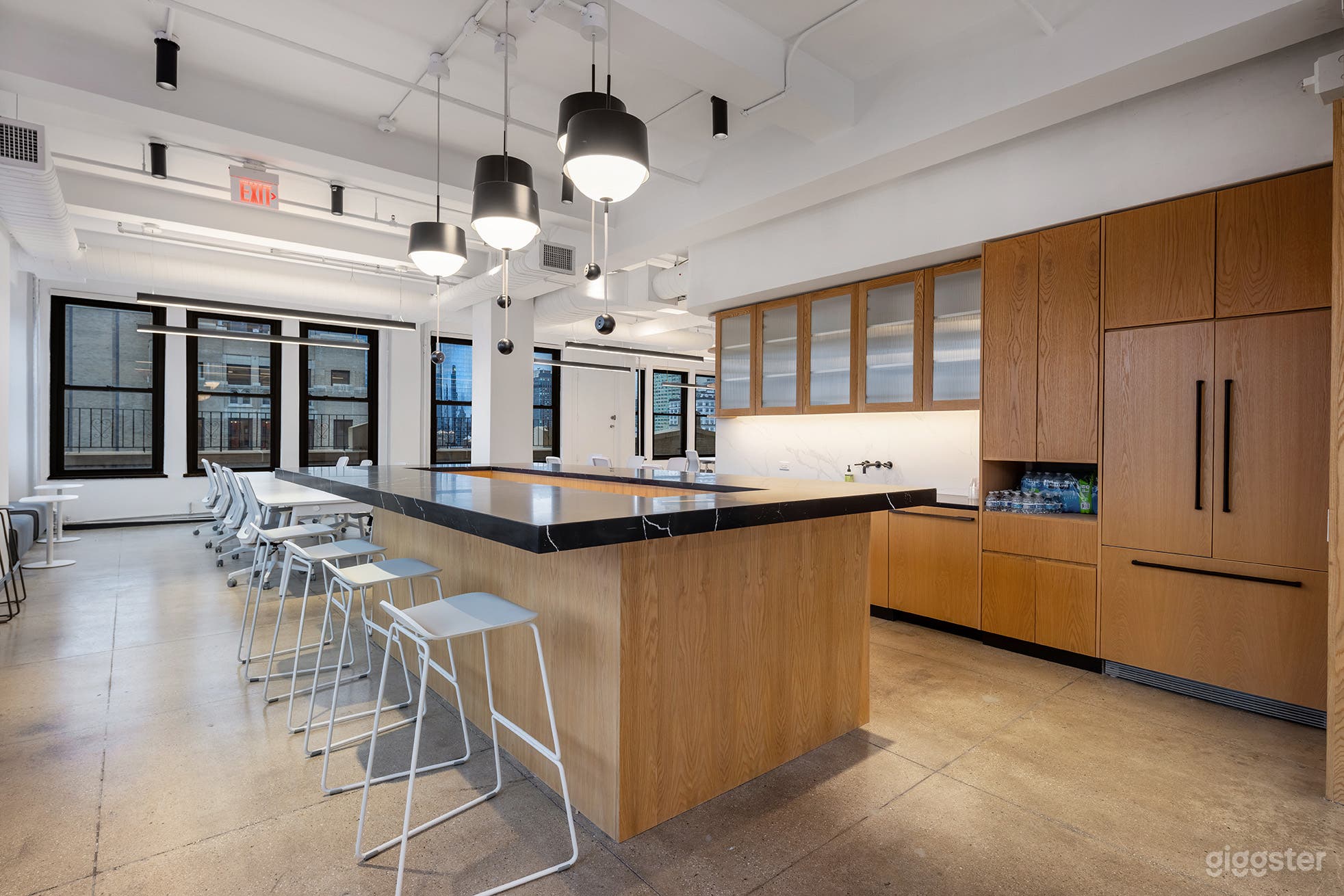 20th Floor Conference Room Photo 4