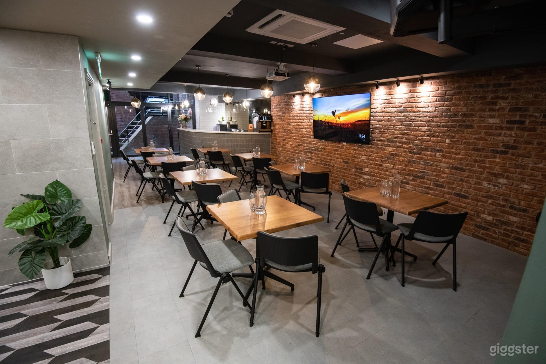 Park Place Event Suite  Photo 1