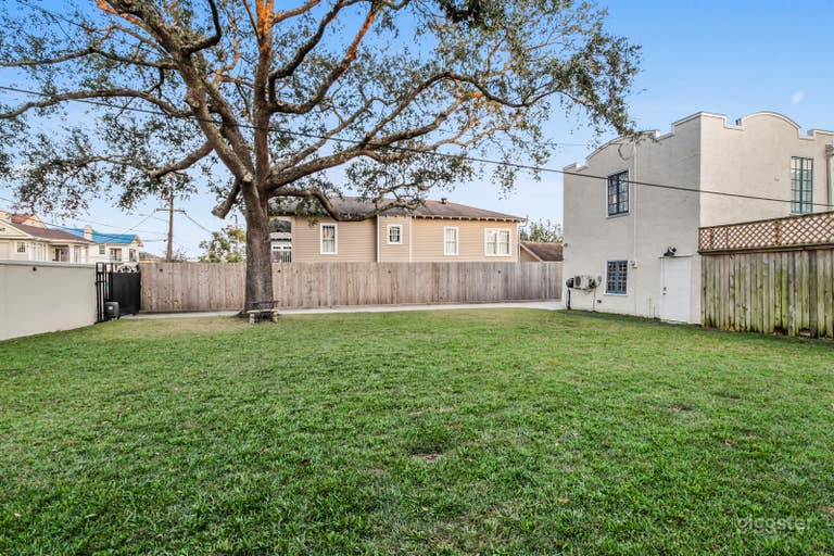  Historic Spanish influenced mansion w/ huge yard 