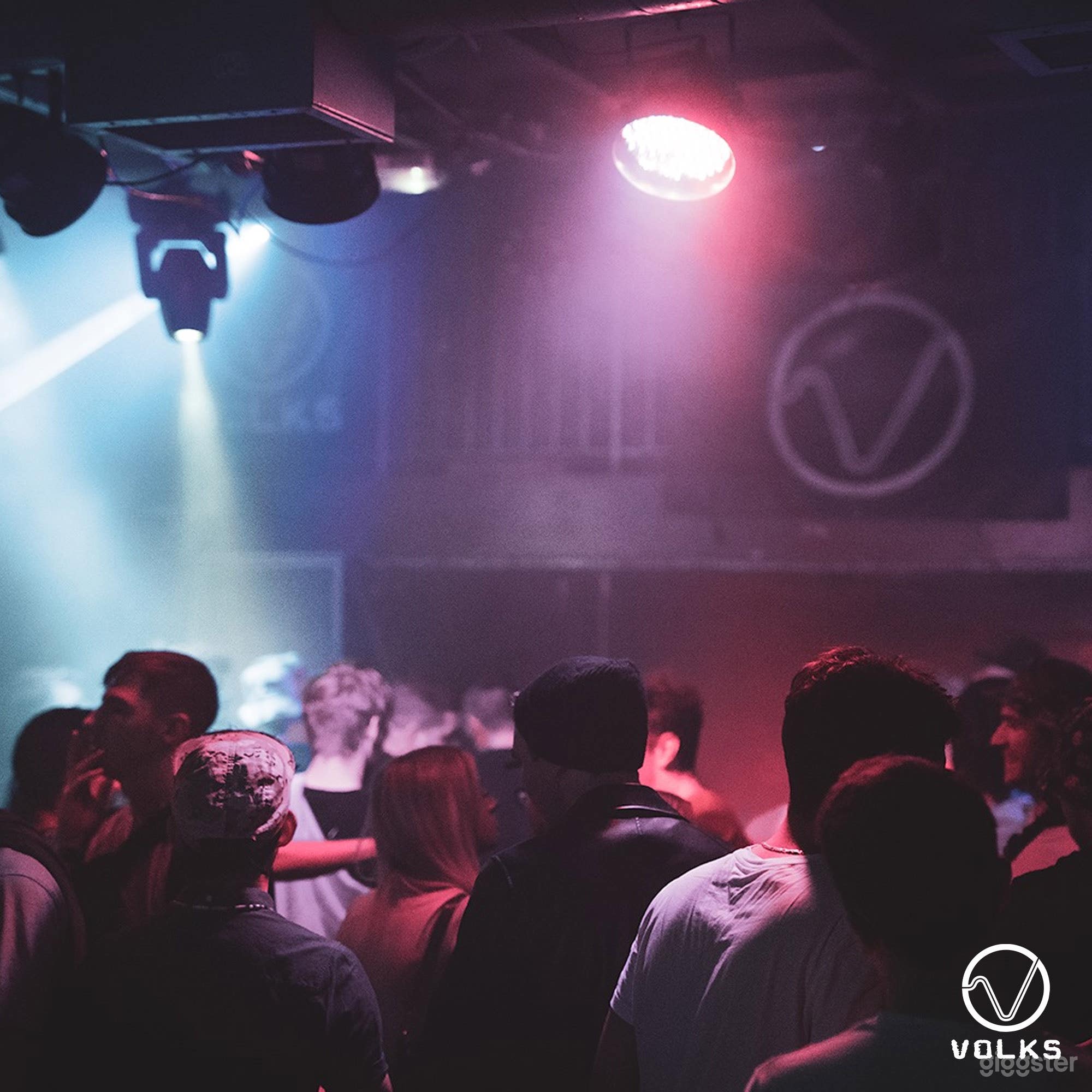 Nightclub on Brighton Seafront Photo 3