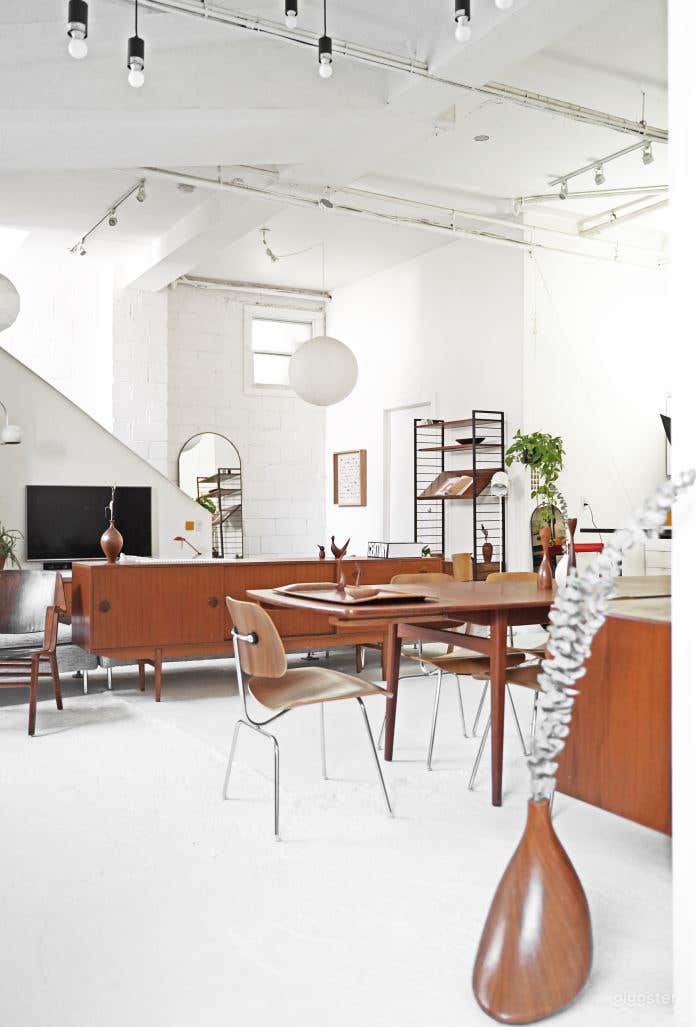 Airy All White Mid Century Hard Loft Photo 1