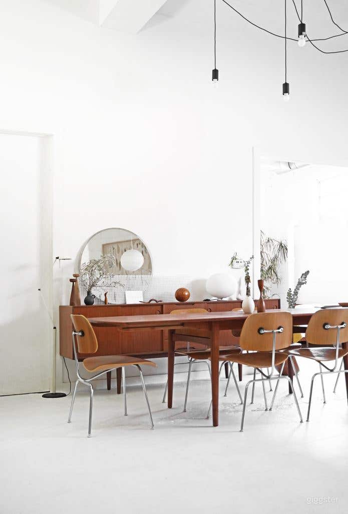 Airy All White Mid Century Hard Loft Photo 3