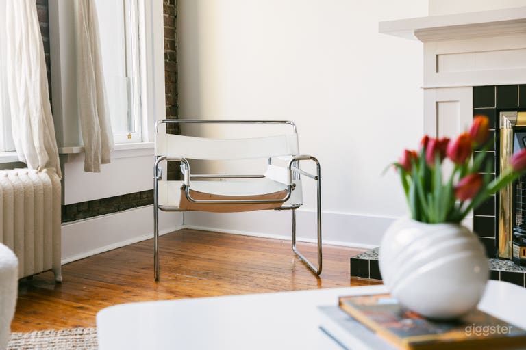  The Carol ~ heritage character loft in Gastown 