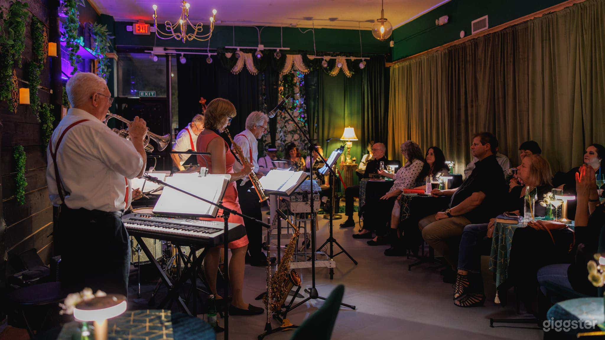 Secret speakeasy prohibition lounge Photo 2