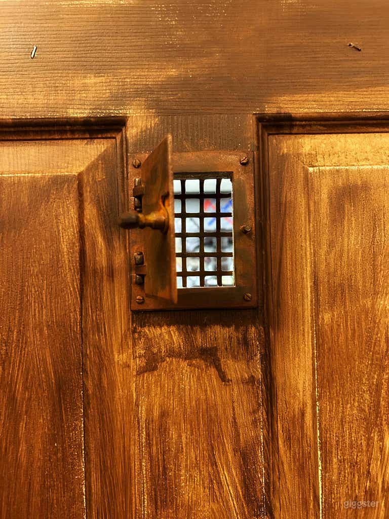  Secret speakeasy prohibition lounge hidden inside Axe Champs 