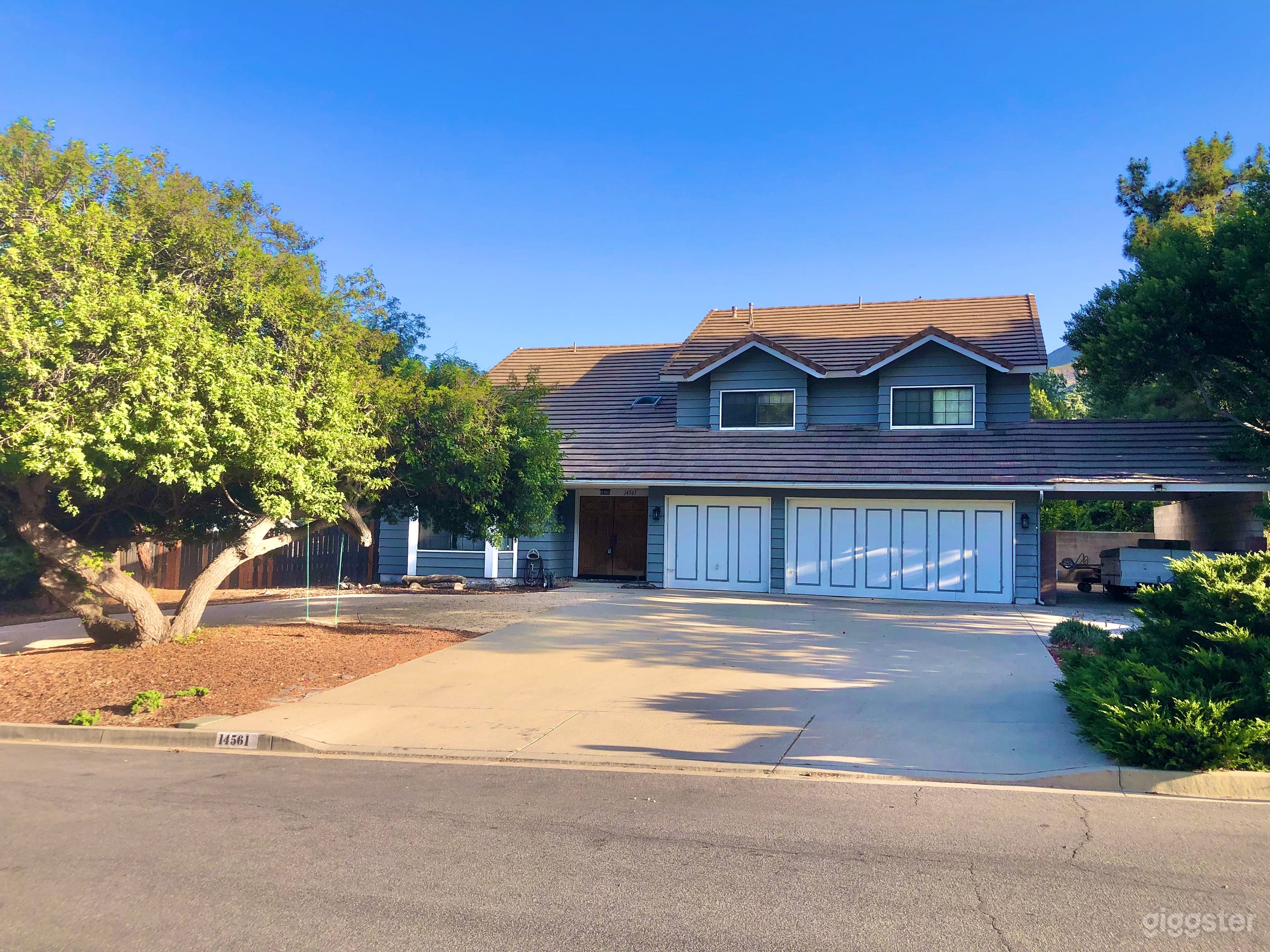 Rustic country home in the hills Photo 3