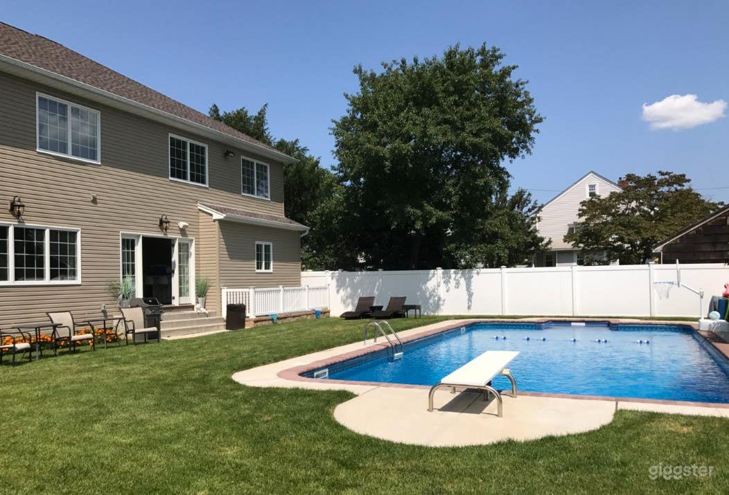 Large Yard with Heated In-Ground Pool Photo 3