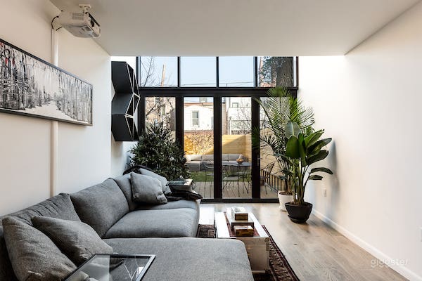 Modern Brooklyn Townhouse Apartment, Loft Style Photo 3