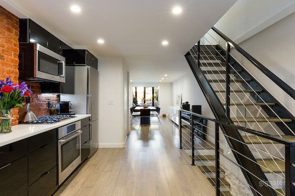 Modern Brooklyn Townhouse Apartment, Loft Style Photo 4