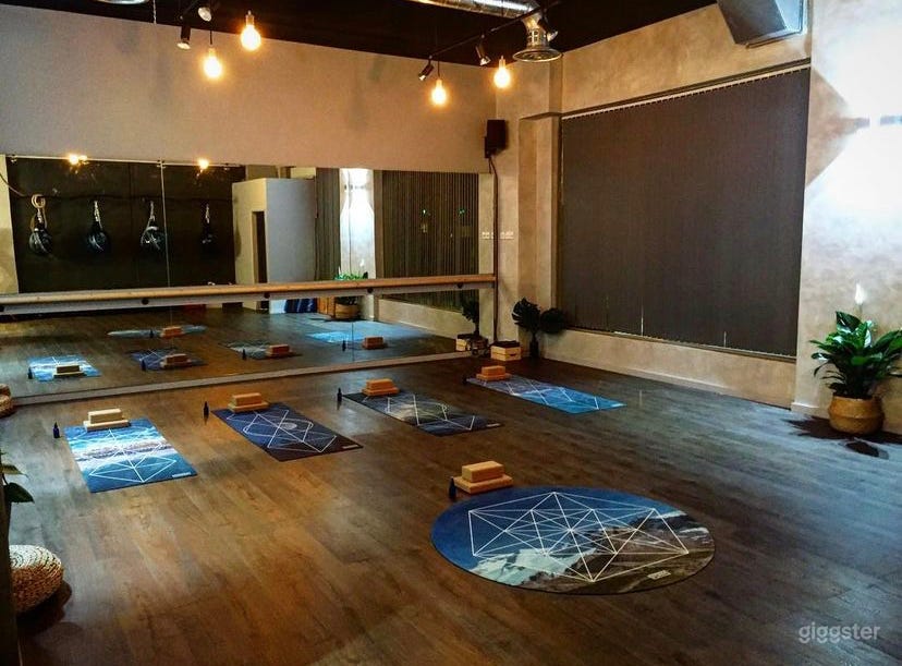 Spacious Dance or Photography Studio Photo 3