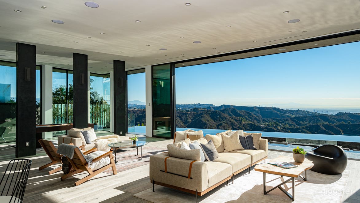 Sprawling Bel-Air Mansion w/ World-Class Views Photo 2
