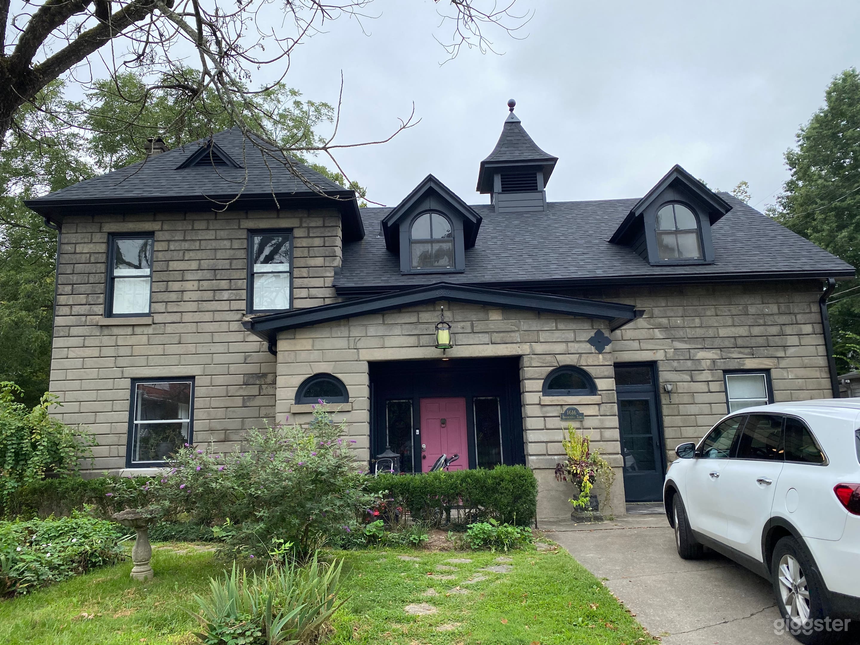 House from the front. The view from the windows is Cherokee Park. Situated immediately over the hill from the Barnstable Brown house. 