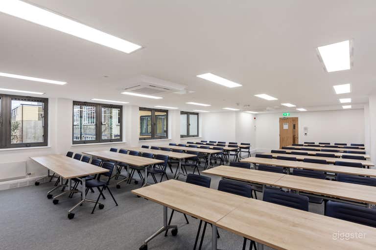  Charles Dickins Room 