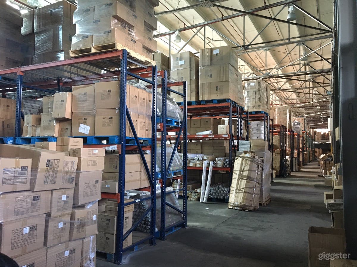 Massive storage warehouse Photo 2