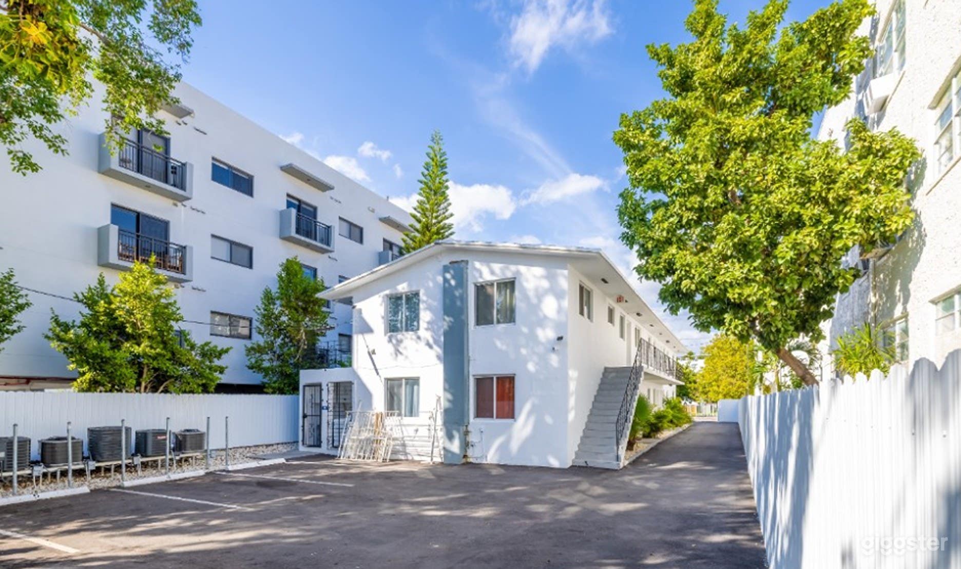 Stylish 2 Bedroom Riverside Retreat Photo 1