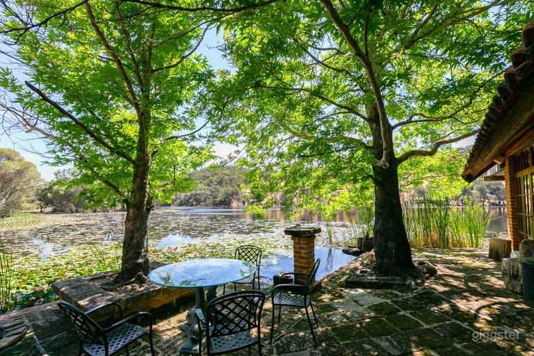  Domaine isolé au bord du lac pour mode et photos 