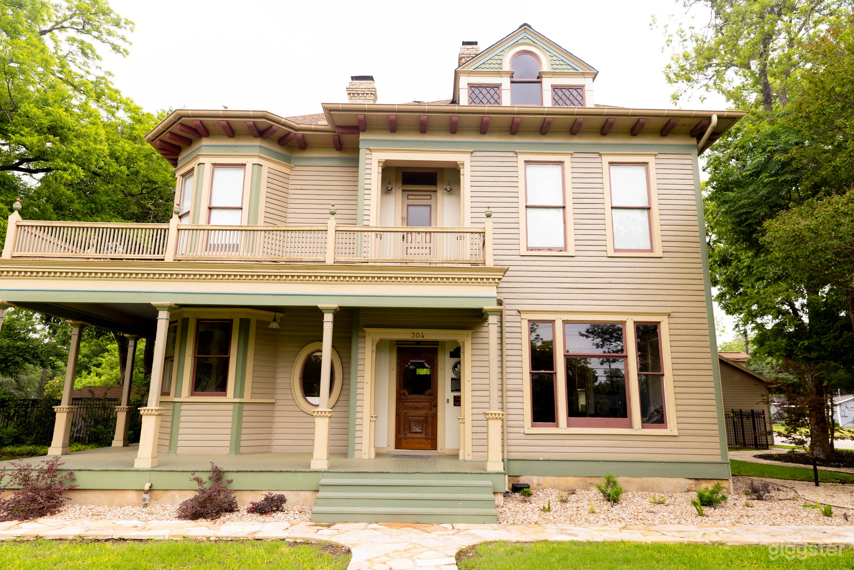 Large Two-story 1890s Victorian Historic Home Photo 4