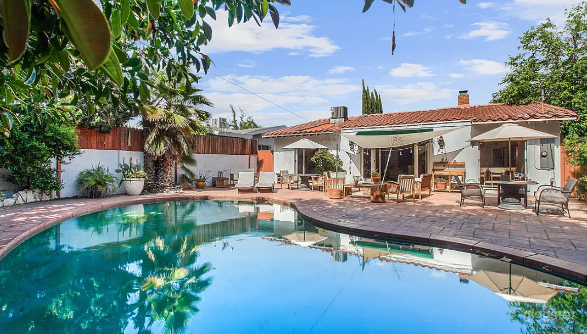 Beautiful Spanish Style Home w Vaulted Ceilings Photo 1