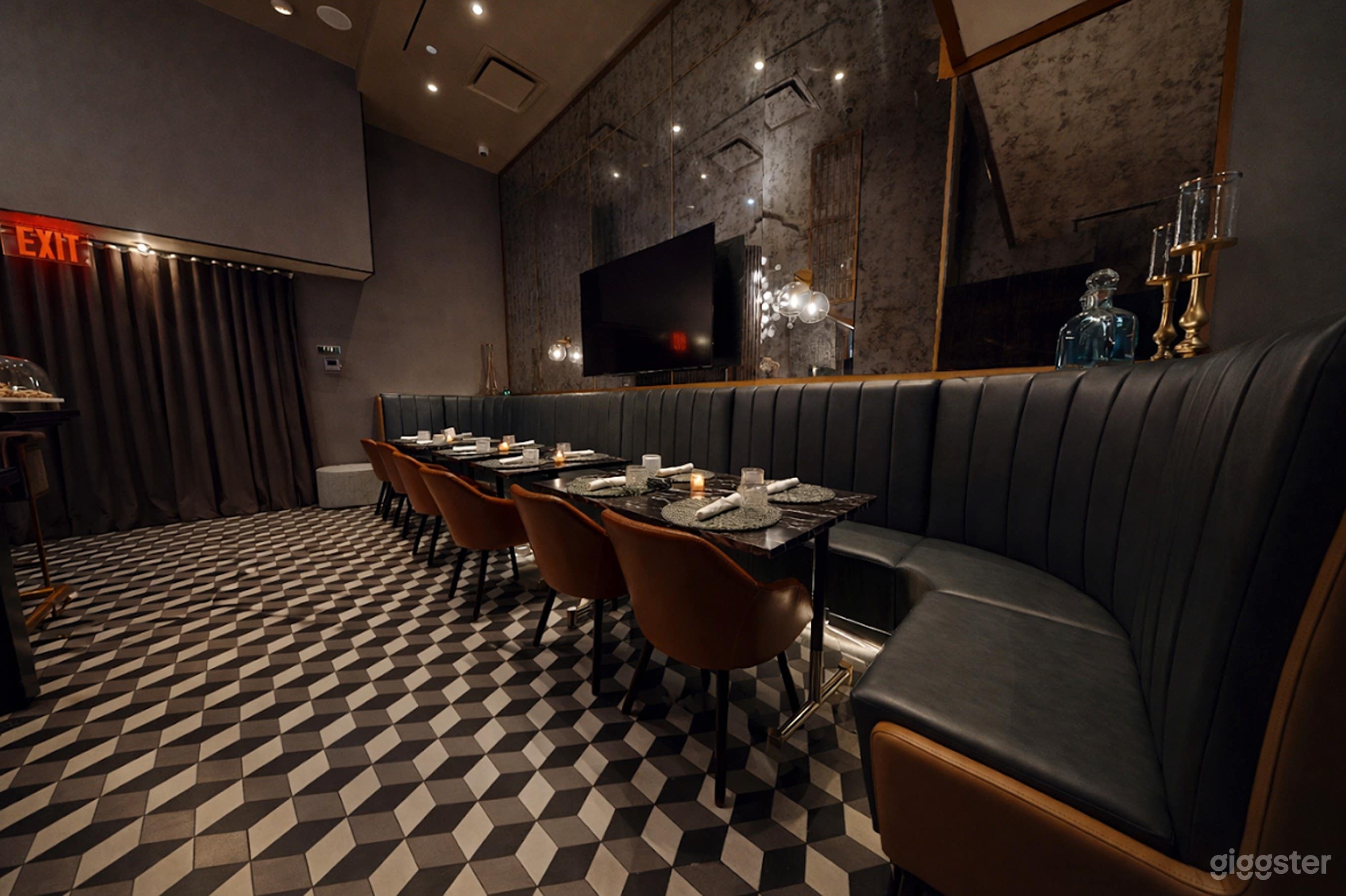 Elegant Modern American Main Dining Area Photo 4