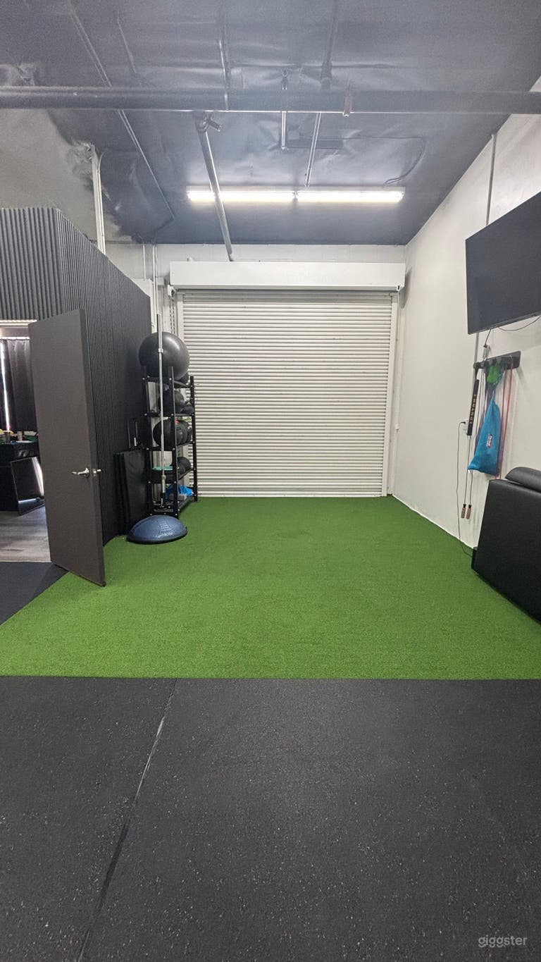  Open stretching and recovery area  