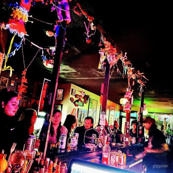 Kitschy, maximalist, retro, wonderland. Photo 3