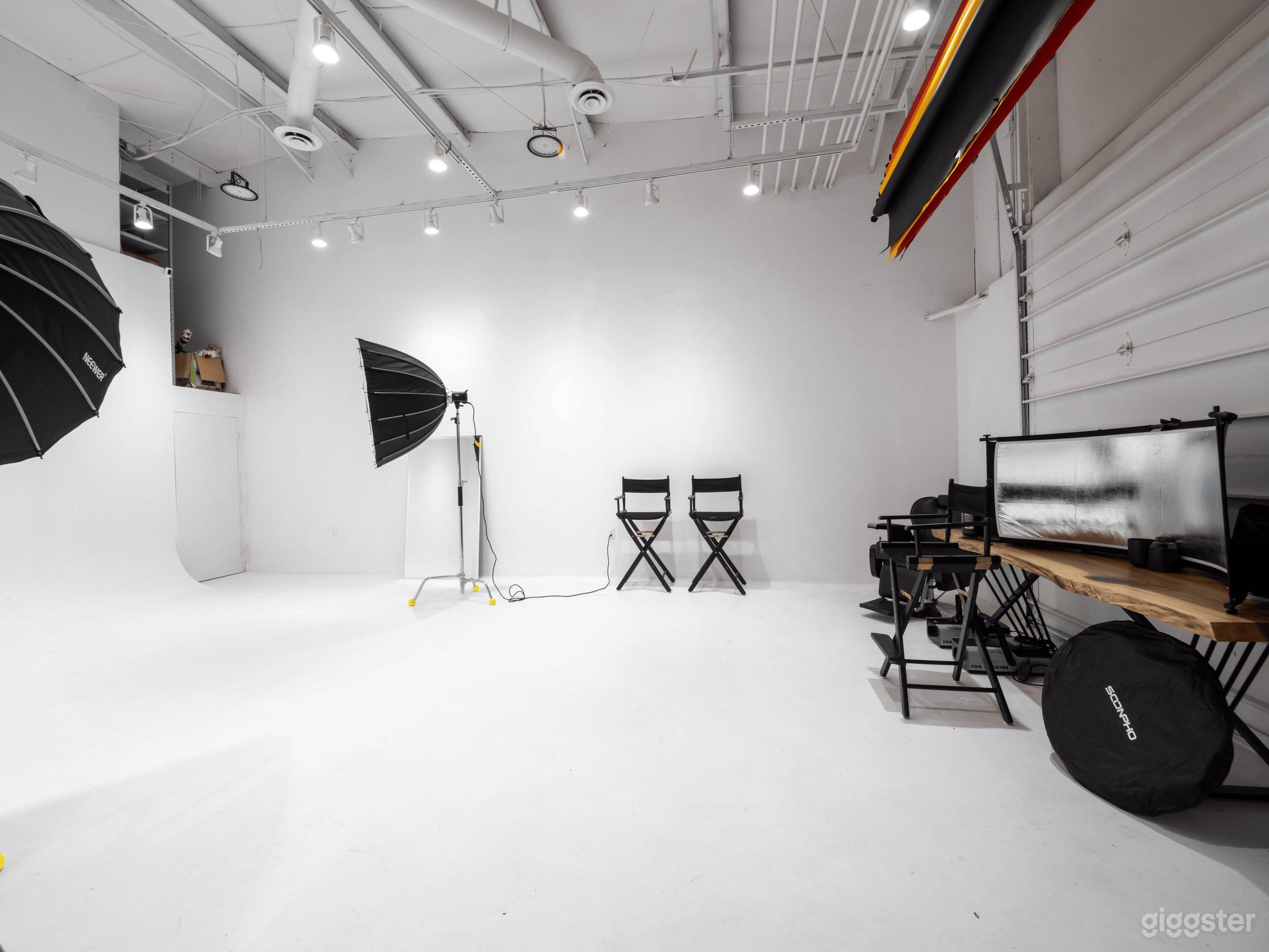 Photography, Podcast Studio, and Multimedia space  Photo 2