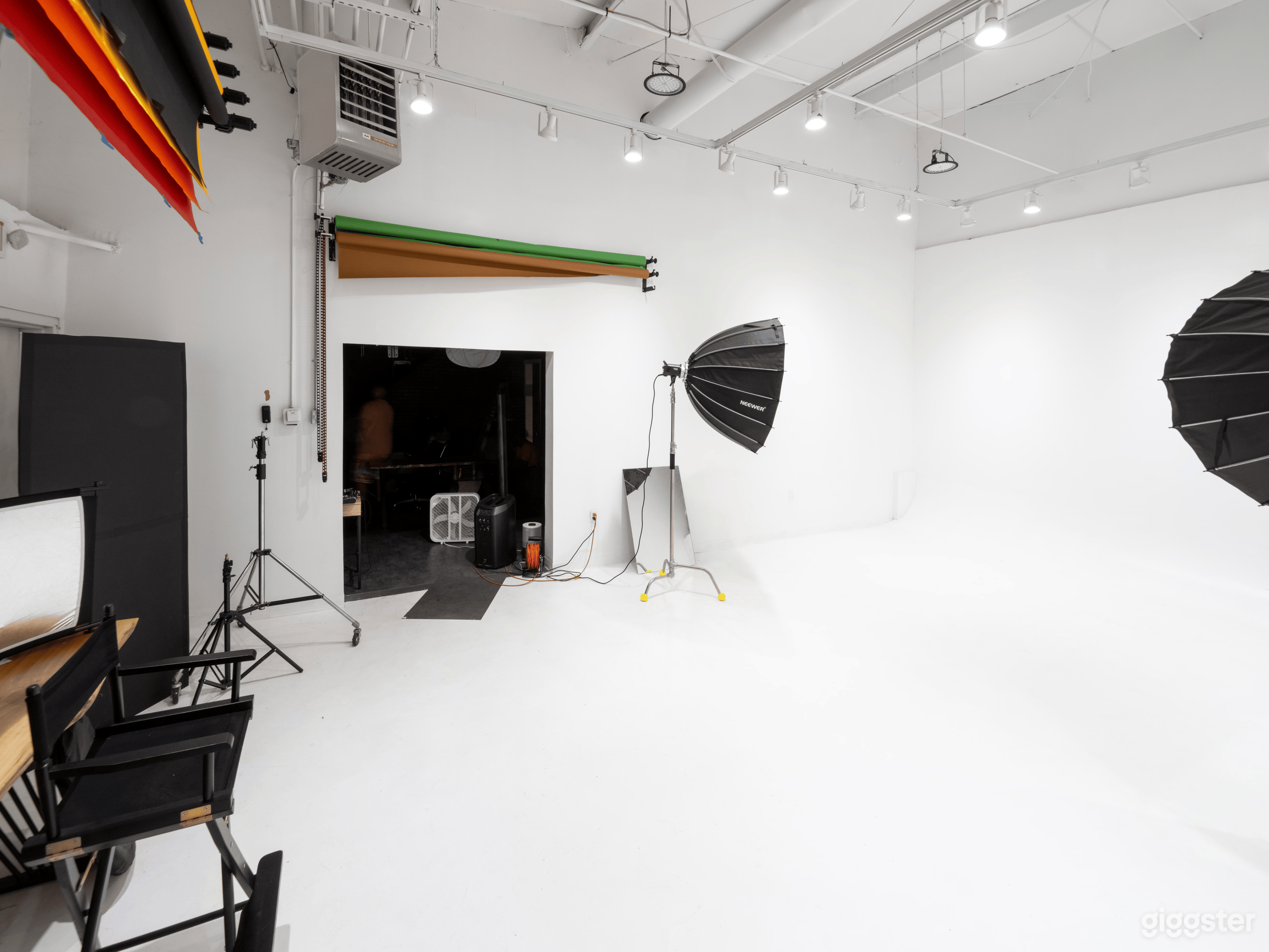 Photography, Podcast Studio, and Multimedia space  Photo 4