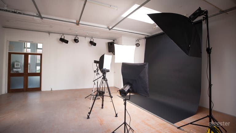  Blackout photography and film studio 