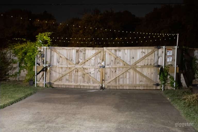  Private driveway accessible in the rear of the venue for easier loading and unloading. 