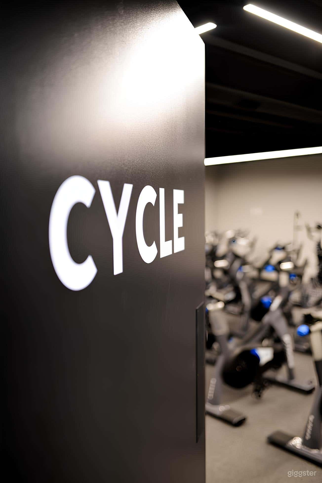 Dramatic Ambiance Cycling Studio Photo 4