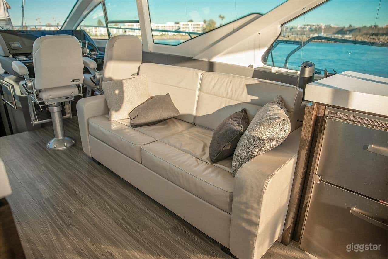 60' CRUISERS YACHT FLY Photo 4