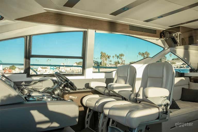  60' CRUISERS YACHT FLY 